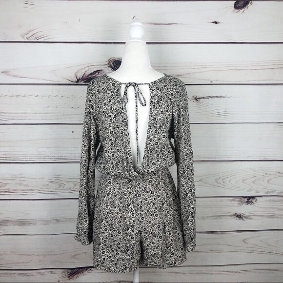 JONDIE Boutique Cream Floral Long Sleeve Romper - Picture 9 of 10